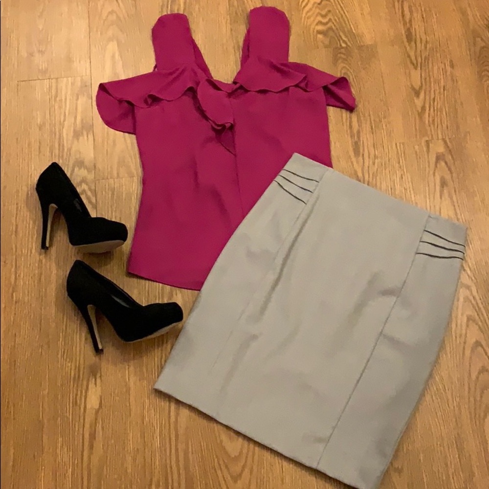🎉HPx2🎉 Light grey pencil skirt ✏️ - Picture 2 of 6